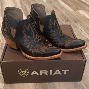 Ariat Dixon Western Booties